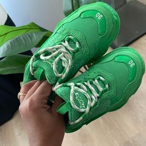 Gently Worn KIDS Balenciaga Triple S Sneakers